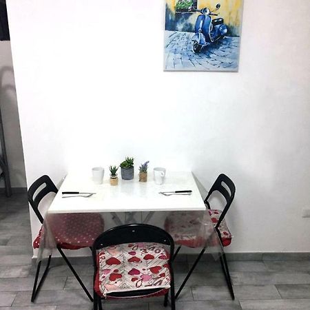 Marianna'S House Apartment Napoli Bagian luar foto