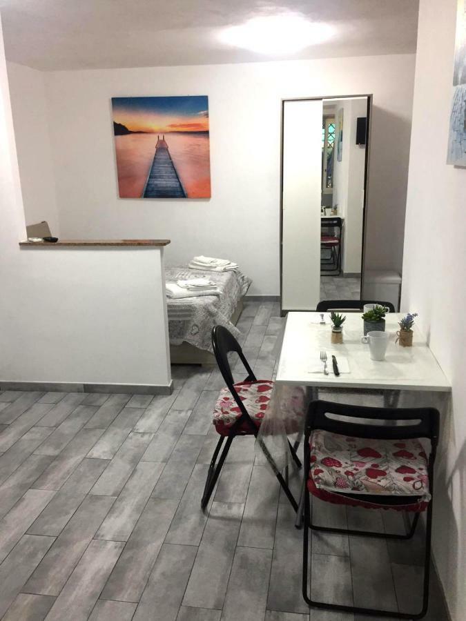 Marianna'S House Apartment Napoli Bagian luar foto
