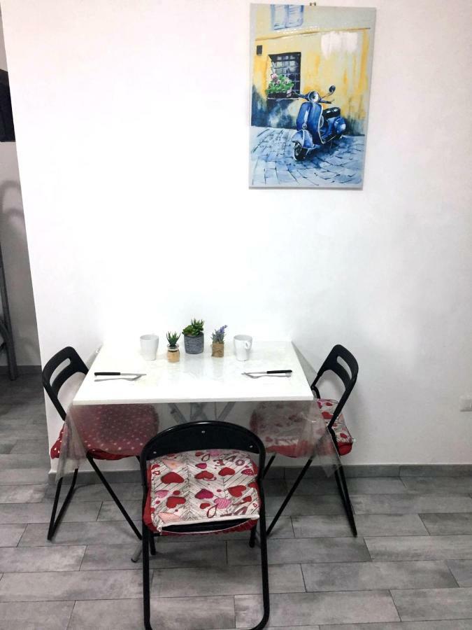 Marianna'S House Apartment Napoli Bagian luar foto